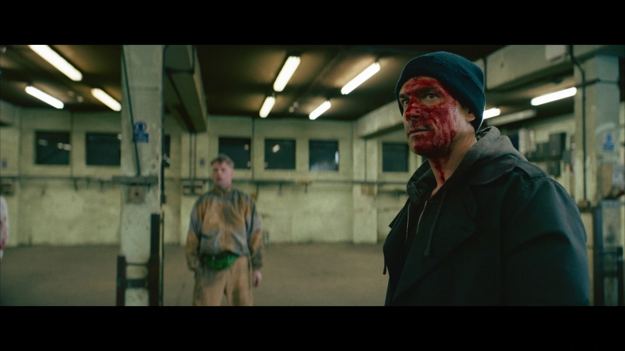 The Arbiter (2025): Um Cerco de Gangues Estiloso e Eletrizante 1 The arbiter