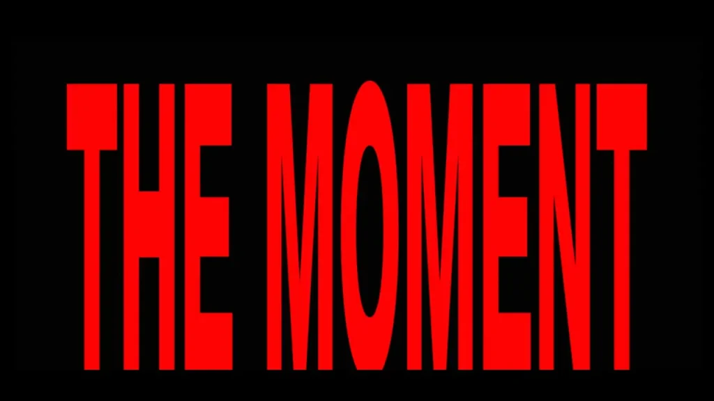 The Moment (2026) – Crítica: Uma Sátira Elegante e Autoconsciente do Estrelato Pop 1 The Moment